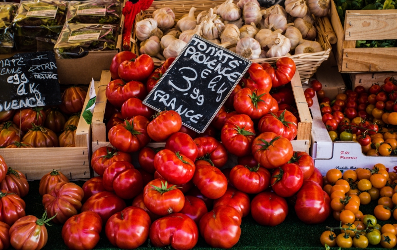 primeur-CASTAGNIERS-min_tomatoes-4050245